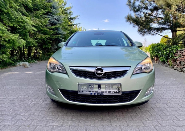 Opel Astra cena 22900 przebieg: 189000, rok produkcji 2011 z Jarocin małe 407